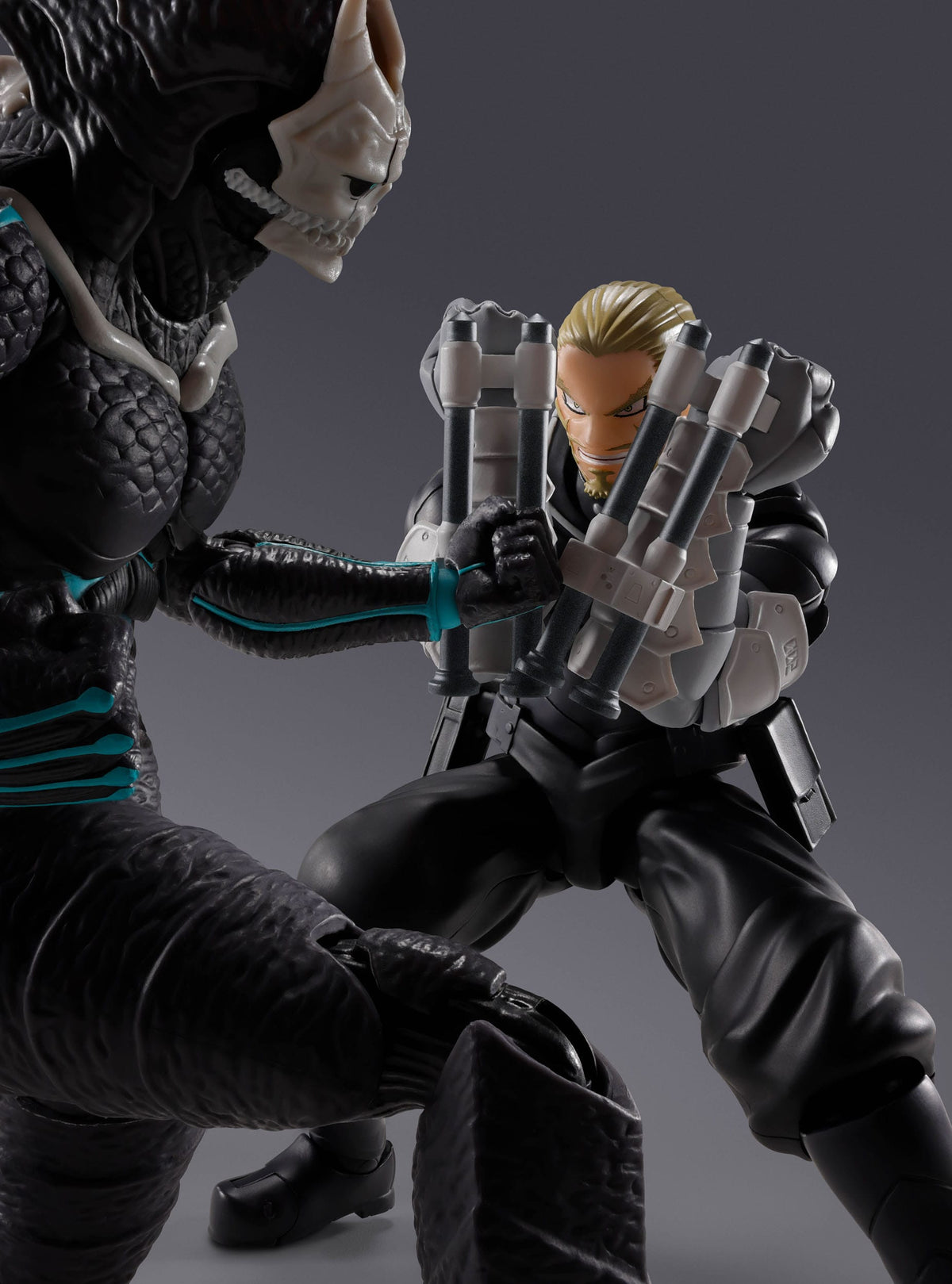 Bandai S.H.Figuarts Kaiju No. 8 - Isao Shinomiya (17 cm)