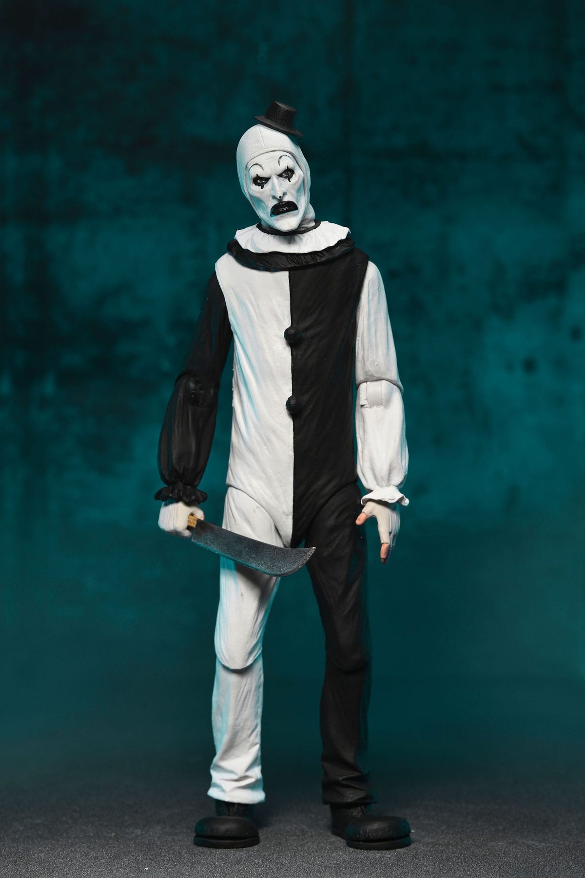 NECA Terrifier - Ultimate Art the Clown Action Figure (17 cm)