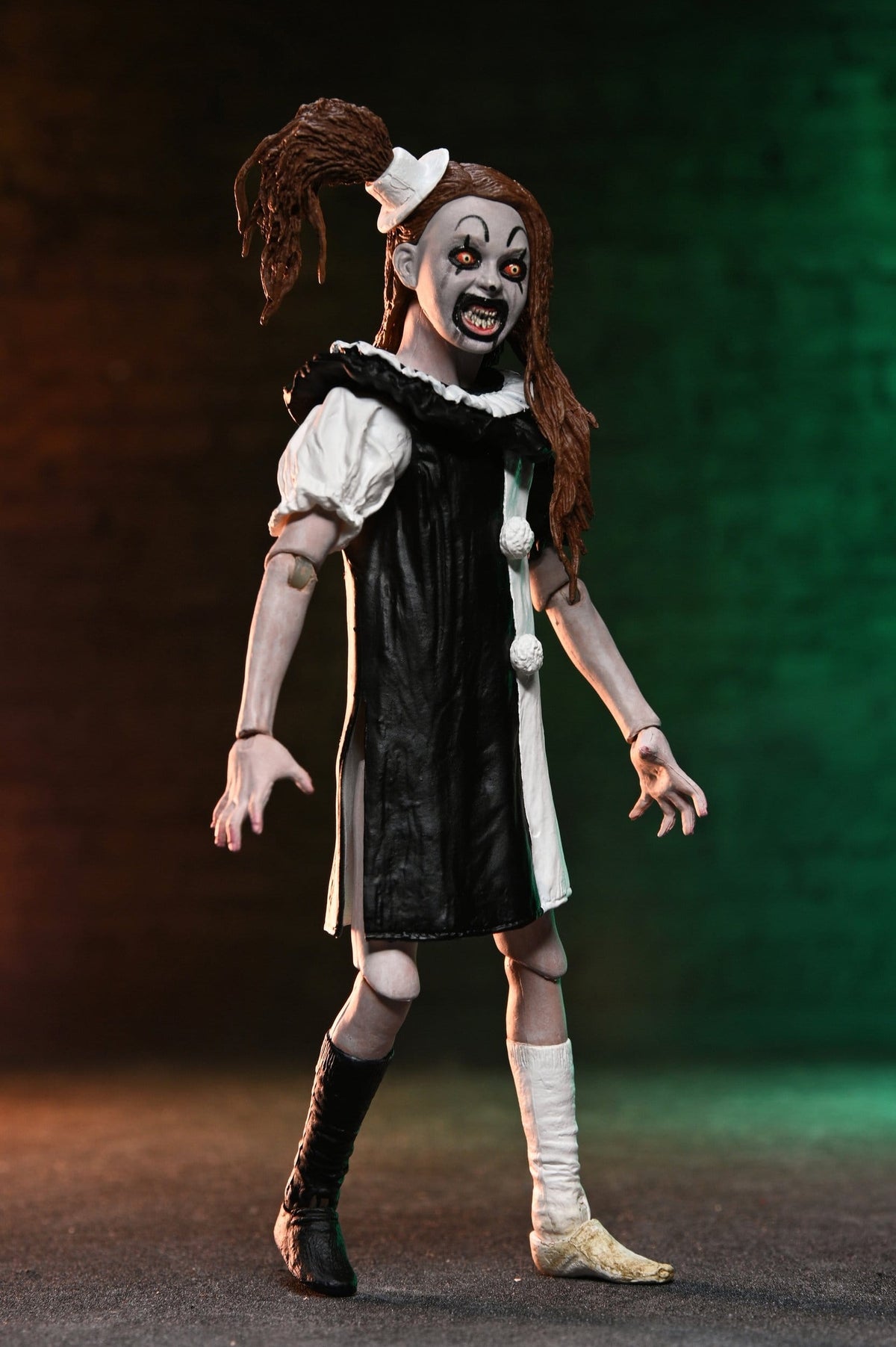 NECA Terrifier 2 - Ultimate Art the Clown & Little Pale Girl 2-Pack (18 cm)