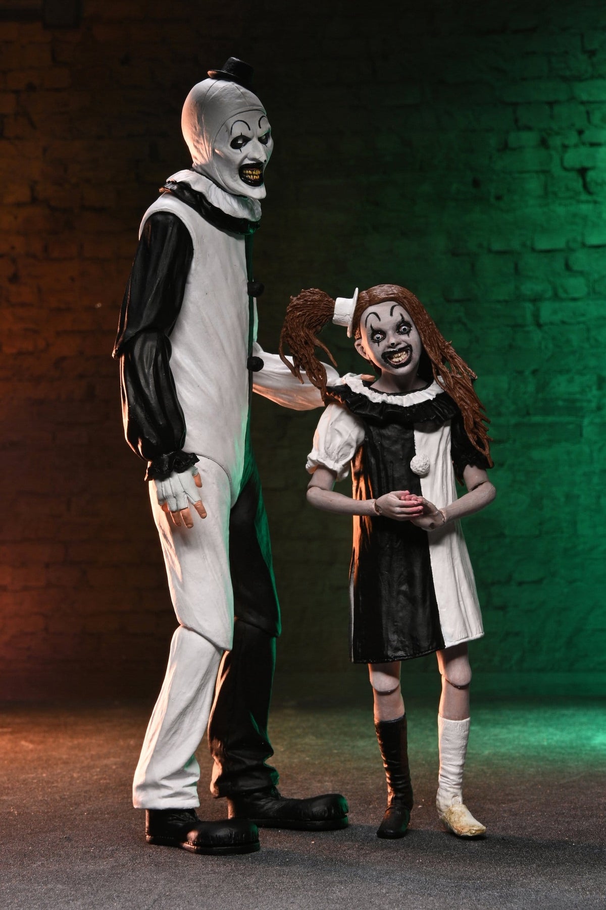 NECA Terrifier 2 - Ultimate Art the Clown & Little Pale Girl 2-Pack (18 cm)