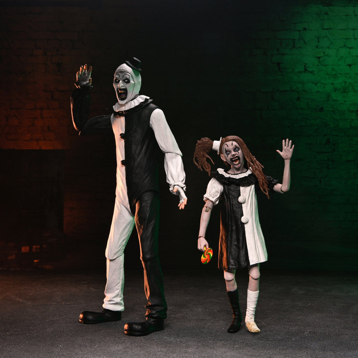 NECA Terrifier 2 - Ultimate Art the Clown & Little Pale Girl 2-Pack (18 cm)